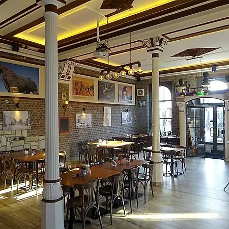 Vallis Hotel